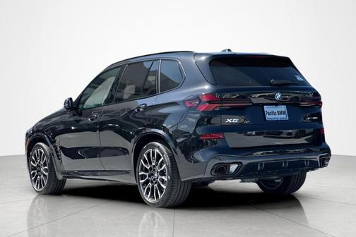Black Sapphire Metallic 2026 BMW X5 PHEV xDrive50e