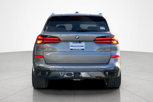 Skyscraper Grey Metallic 2026 BMW X5 sDrive40i