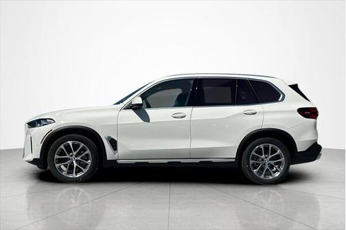 Alpine White 2026 BMW X5 xDrive40i Sports Activity Vehicle