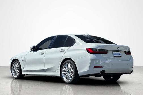 2023 BMW 330e T