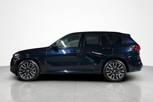 Carbon Black Metallic 2026 BMW X5 xDrive40i