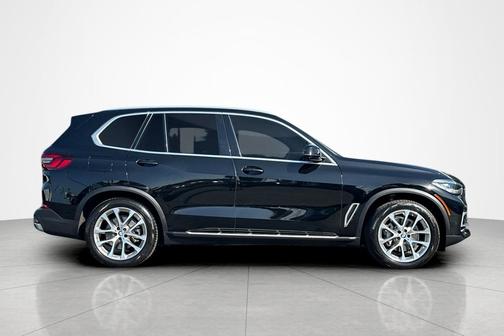 Jet Black 2022 BMW X5 sDrive40i