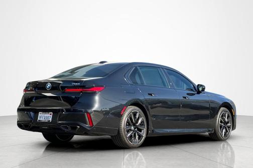 2023 BMW 760 i xDrive