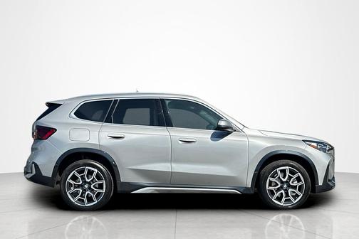Space Silver Metallic 2025 BMW X1 xDrive28i
