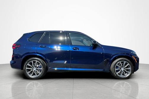 Tanzanite Blue II Metallic 2026 BMW X5 M60i