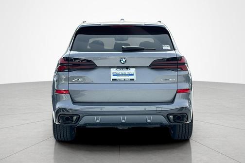 Skyscraper Grey Metallic 2026 BMW X5 sDrive40i
