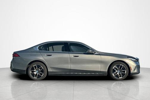 2024 BMW i5 eDrive40
