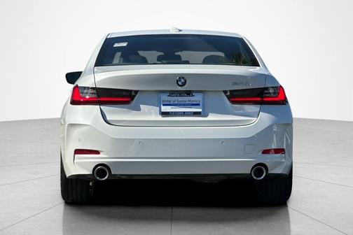 Mineral White Metallic 2024 BMW 330 330i