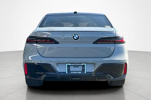 2026 BMW 740 740i xDrive Sedan