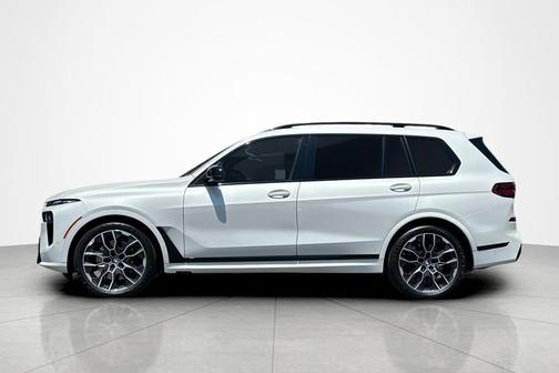 Mineral White Metallic 2024 BMW X7 M60i