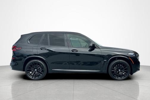Black Sapphire Metallic 2026 BMW X5 sDrive40i