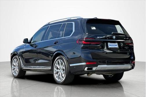 2025 BMW X7 xDrive40i Sports Activity Vehicle