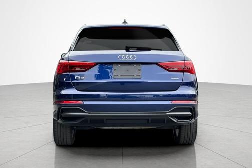 Navarra Blue Metallic 2022 Audi Q3 45 S line Premium Plus
