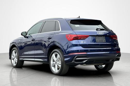 Navarra Blue Metallic 2022 Audi Q3 45 S line Premium Plus