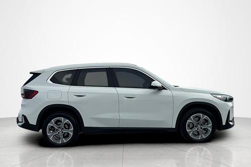 Alpine White 2023 BMW X1 xDrive28i Sports Activity Vehicle