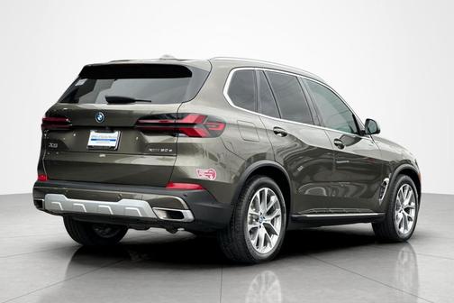 Manhattan Green Metallic 2024 BMW X5 PHEV xDrive50e