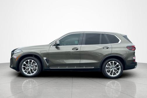 Manhattan Green Metallic 2024 BMW X5 PHEV xDrive50e