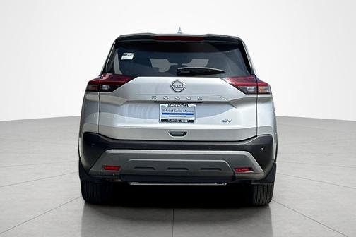 Brilliant Silver Metallic 2023 Nissan Rogue SV
