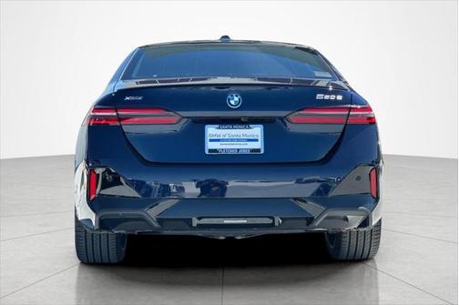 2026 BMW 550e 550e xDrive Sedan