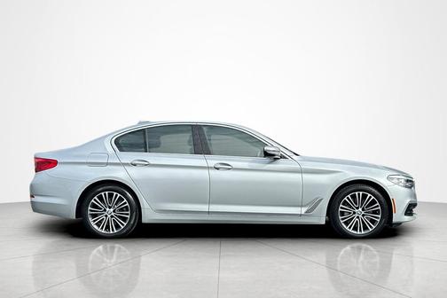 Glacier Silver Metallic 2020 BMW 530e iPerformance
