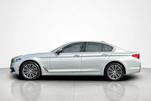 Glacier Silver Metallic 2020 BMW 530e iPerformance