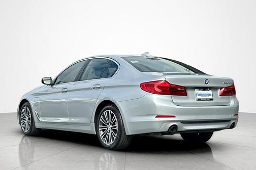 Glacier Silver Metallic 2020 BMW 530e iPerformance