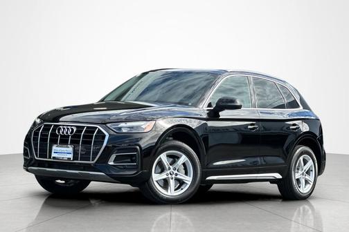 Brilliant Black 2022 Audi Q5 40 Premium