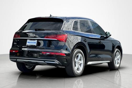Brilliant Black 2022 Audi Q5 40 Premium