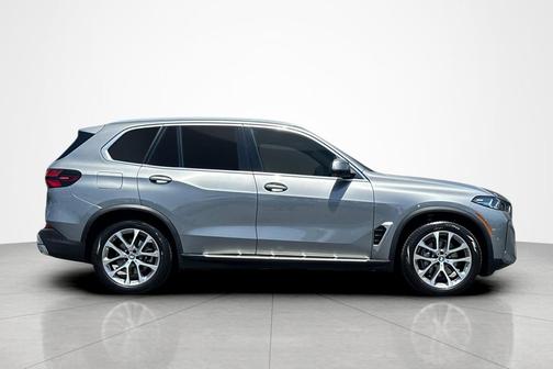 Skyscraper Grey Metallic 2025 BMW X5 xDrive40i