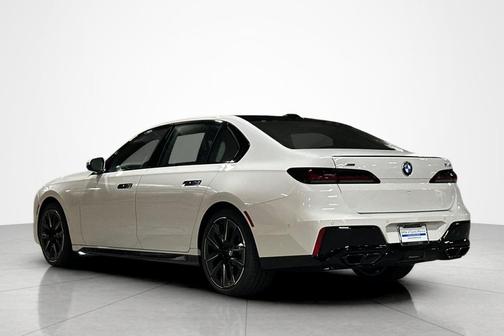 Alpine White 2026 BMW 760 xDrive