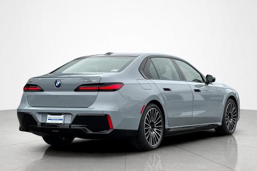 Brooklyn Grey Metallic 2026 BMW i7 eDrive50