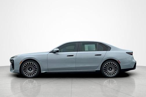 Brooklyn Grey Metallic 2026 BMW i7 eDrive50