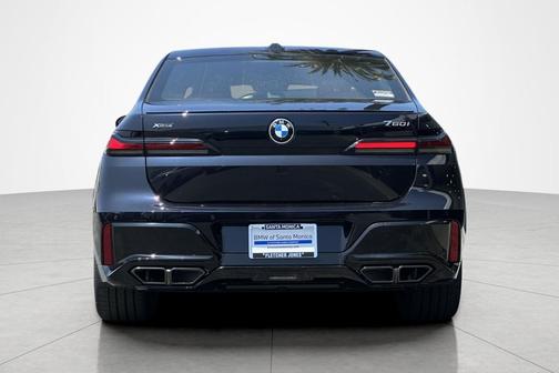 Carbon Black Metallic 2026 BMW 760 xDrive