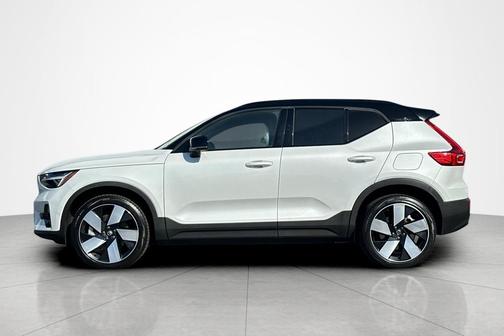 Crystal White Metallic 2023 Volvo XC40 Recharge Pure Electric Twin Ultimate