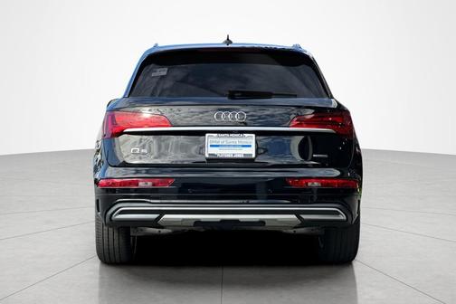 Brilliant Black 2022 Audi Q5 40 Premium