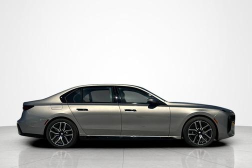 Oxide Grey Metallic 2026 BMW 750e i xDrive