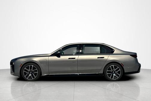 Oxide Grey Metallic 2026 BMW 750e i xDrive