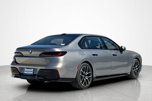 Oxide Grey Metallic 2026 BMW 750e i xDrive