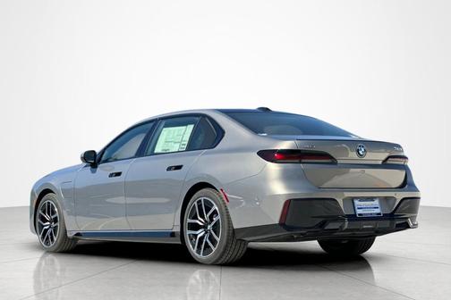 Oxide Grey Metallic 2026 BMW 750e i xDrive