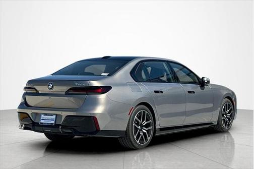 2026 BMW 750e 750e xDrive Plug-In Hybrid