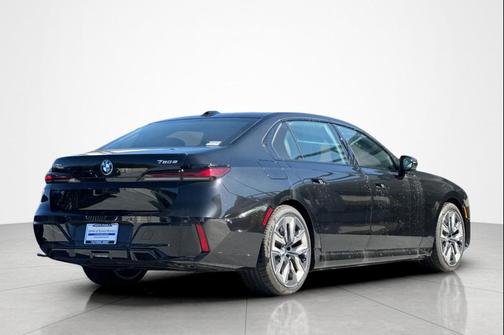 Black Sapphire Metallic 2026 BMW 750e i xDrive