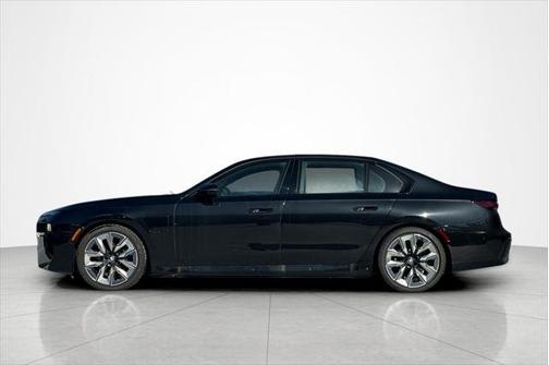 Black Sapphire Metallic 2026 BMW 750e 750e xDrive Plug-In Hybrid