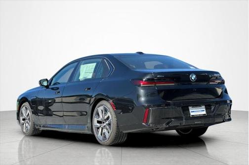 Black Sapphire Metallic 2026 BMW 750e 750e xDrive Plug-In Hybrid