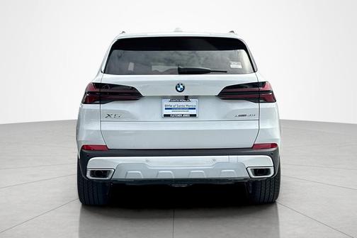 Mineral White Metallic 2026 BMW X5 xDrive40i