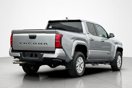 2024 Toyota Tacoma SR5 Double Cab 6' Bed AT (Natl)