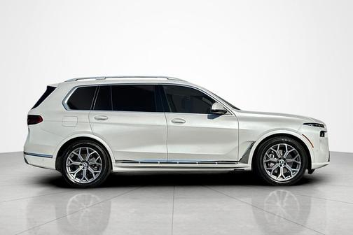2026 BMW X7 xDrive40i Sports Activity Vehicle