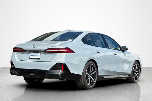Brooklyn Grey Metallic 2026 BMW 530 530i
