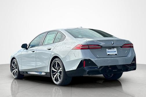 Brooklyn Grey Metallic 2026 BMW 530 530i