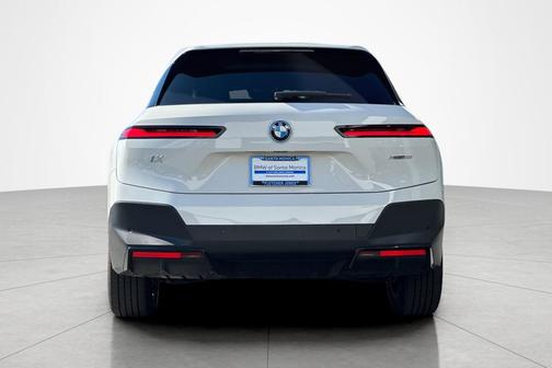 2025 BMW iX xDrive50