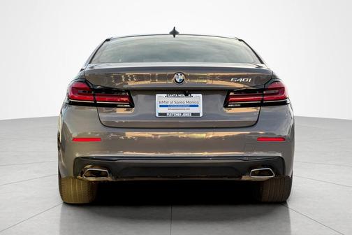 2022 BMW 540 i